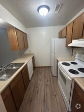 Building Photo - 2211 Spansail Dr
