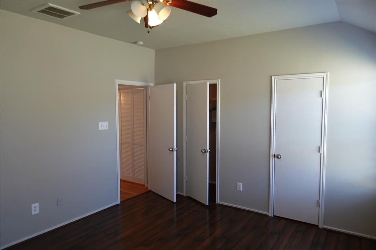 Building Photo - 9123 River Dale Canyon Ln