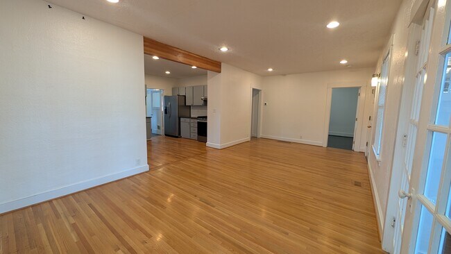 Foto del edificio - 3440 SW Falcon St