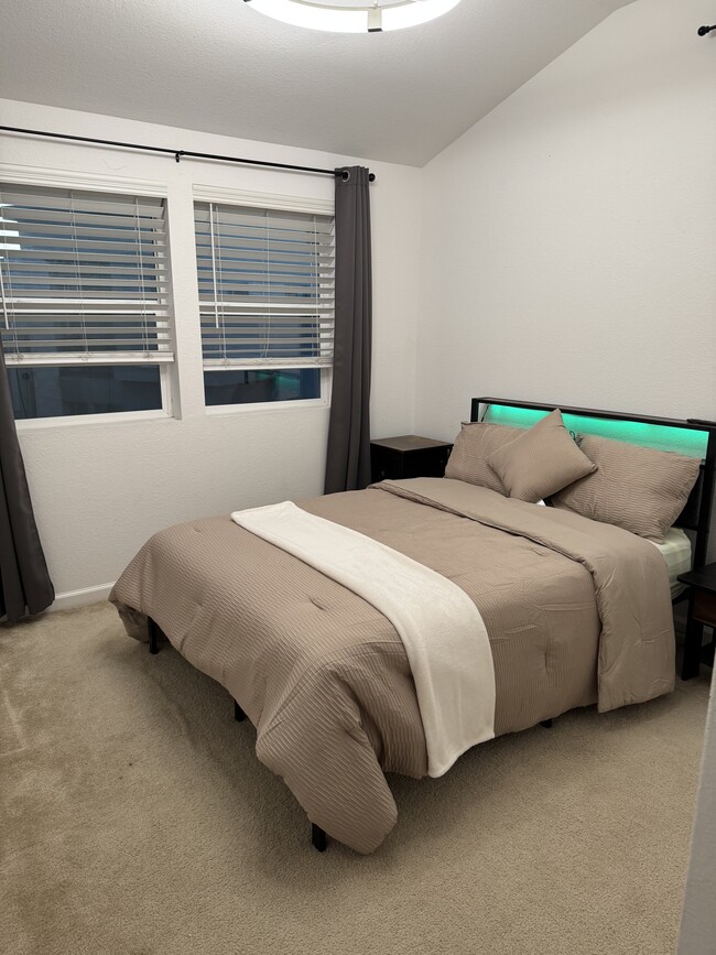 Foto del edificio - 5776 Sterling St