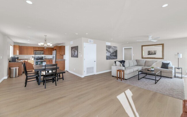 Foto del edificio - Rates Vary: $2,495 - $4,995