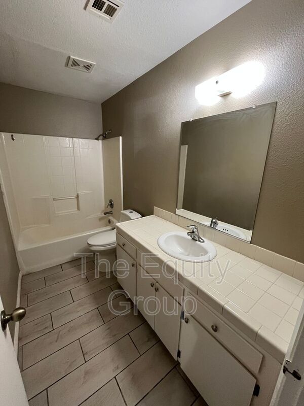 Foto del edificio - 1435 Cottage Pl
