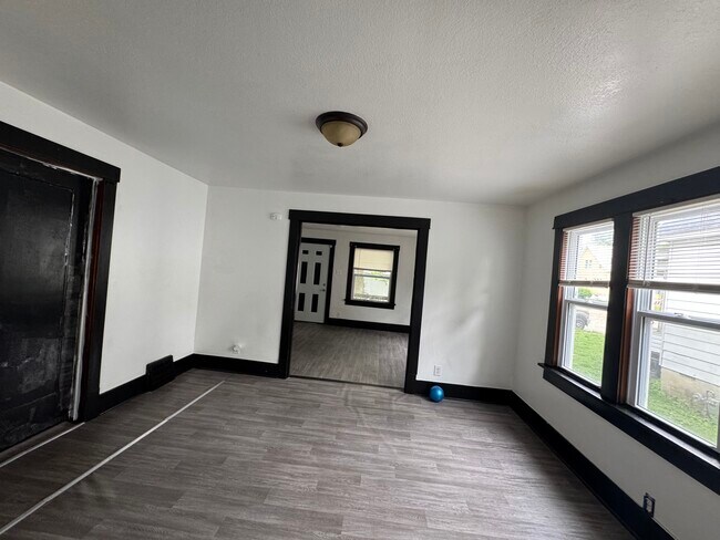Foto del edificio - 1765 N Monroe St