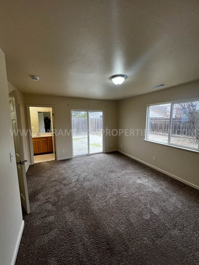 Foto del edificio - 585 Viejo Gabriel