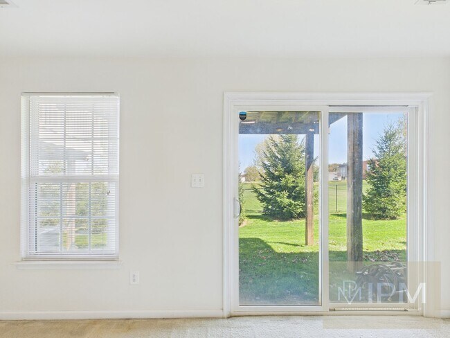 Foto del edificio - Beautiful 4 Bedroom, 2.5 Bath Townhome in Regents Glen!