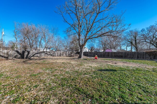 Foto del edificio - 3604 W Central Ave