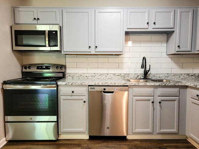 Tanglewood Kitchen Appliances - Tanglewood Apartments