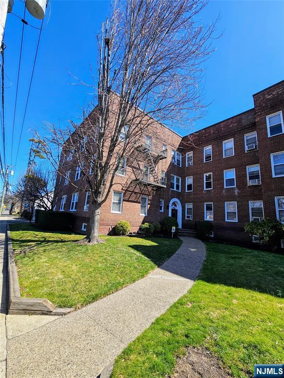 Building Photo - 975-995-995 Teaneck Rd
