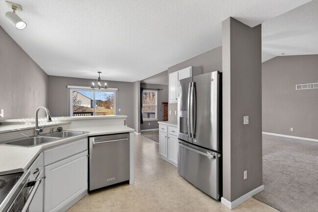 Building Photo - Beautiful 3 Bedroom, 3 Bath Single-Family Home in Wentzville