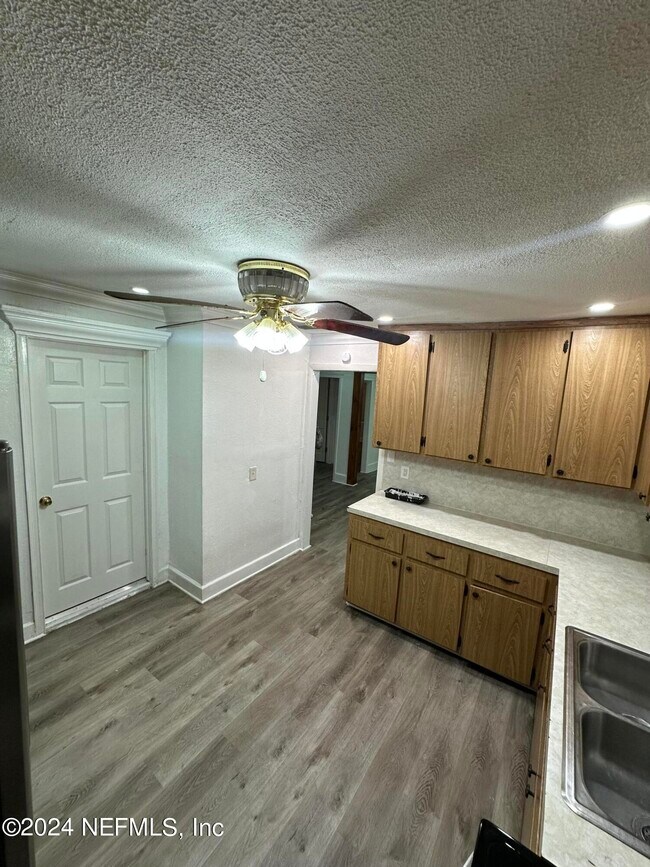 Foto del edificio - 5306 Potomac Ave