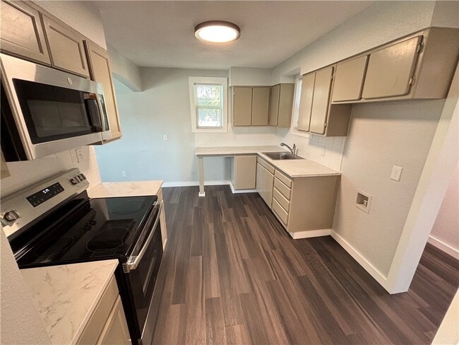 Building Photo - 417 Robert Dr