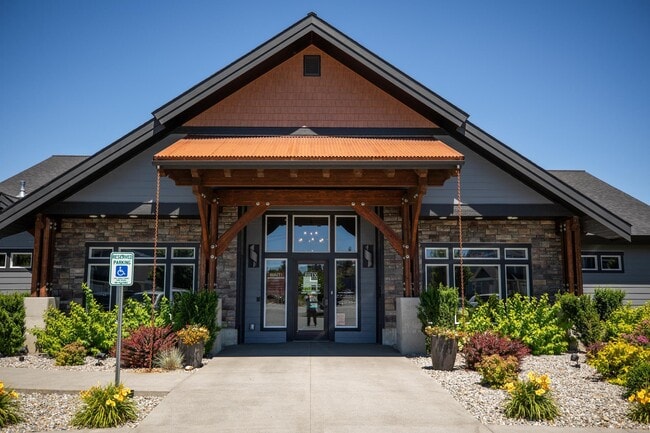 Building Photo - The Brix Apartments