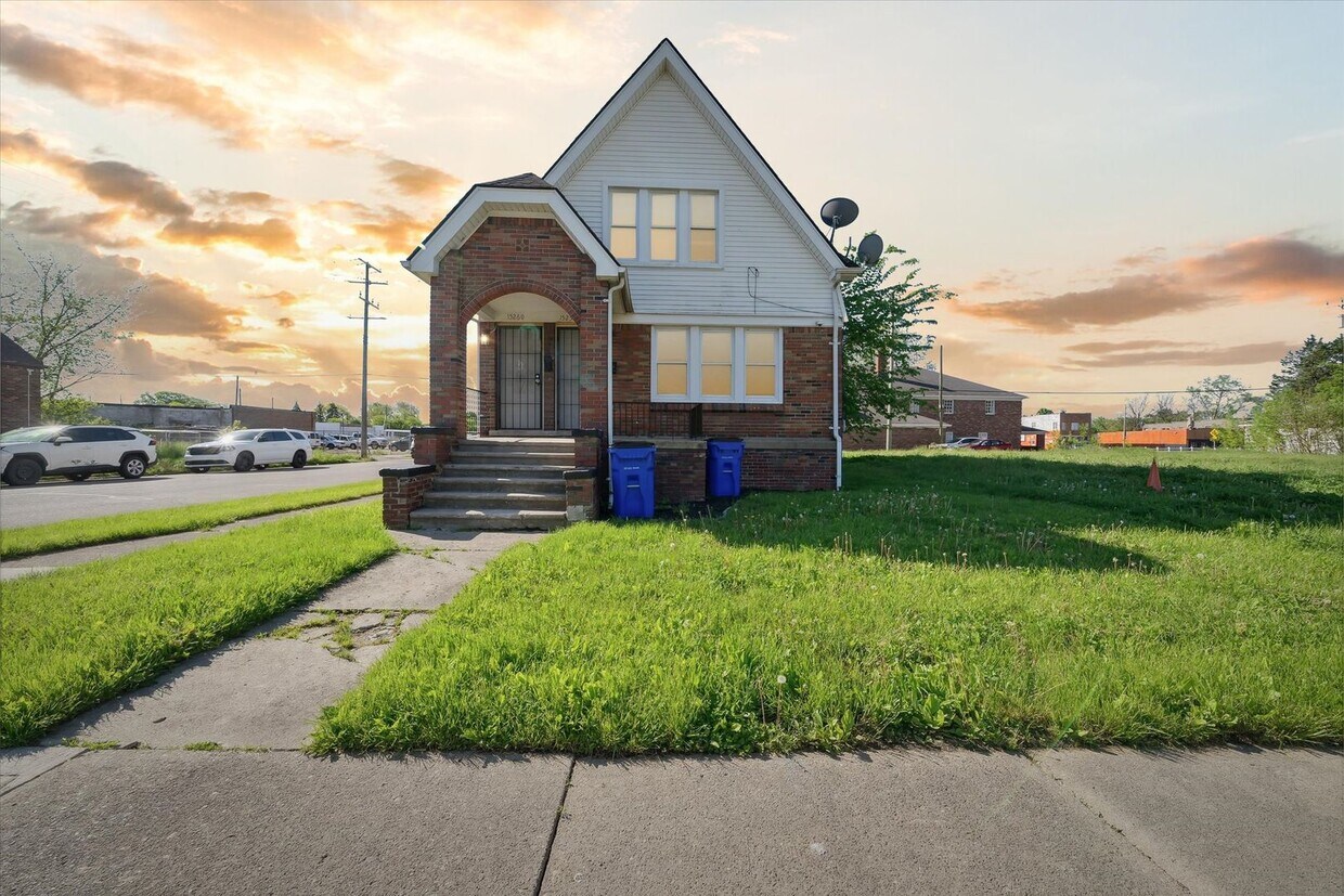 Foto principal - 15258 Evanston St