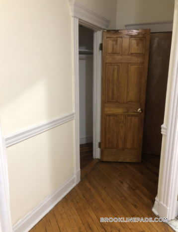 Building Photo - 360 Riverway