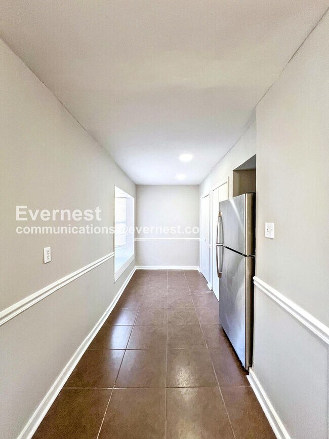 Foto del edificio - 4146 Rhodes Ave