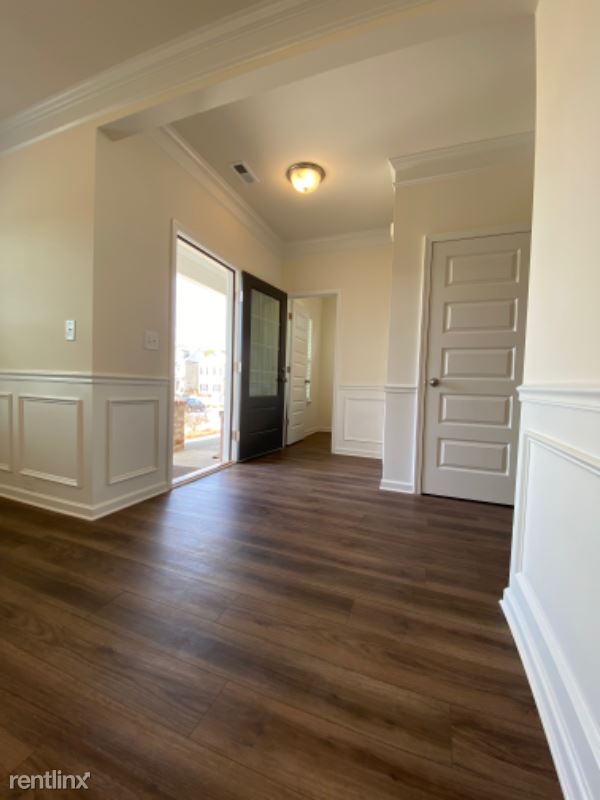 Building Photo - 4 br, 2.5 bath House - 113 Church St