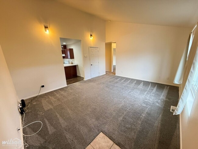 Building Photo - West Valley Rental – 2 Bed, 2 Bath, Large Living Area