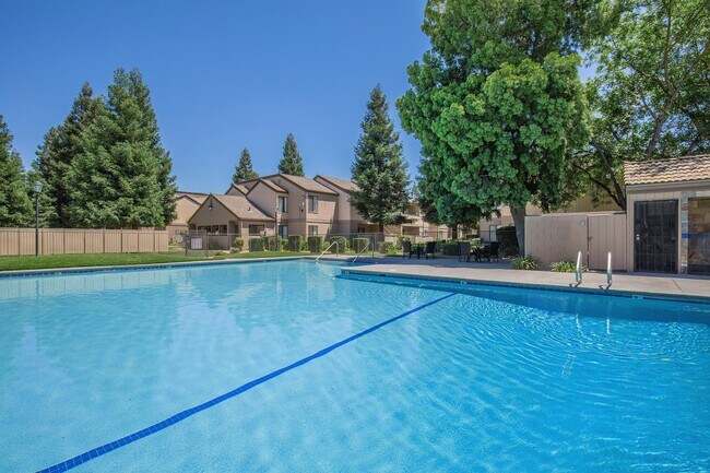 Foto del edificio - Renaissance Apartments