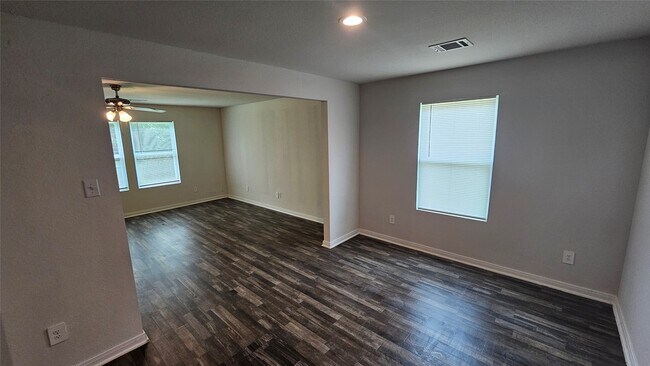 Foto del edificio - 14210 Green Wing Cir