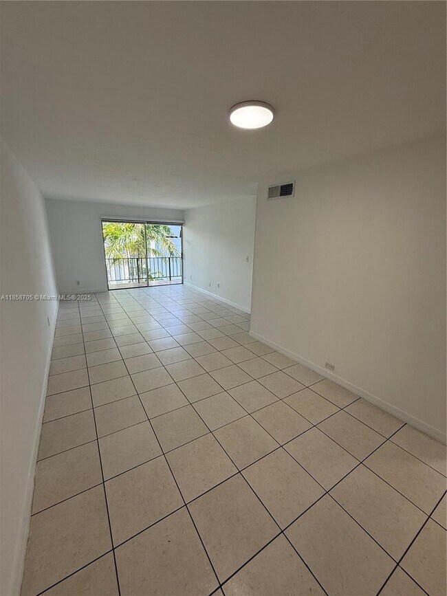 Foto del edificio - 9231 SW 87th Ave
