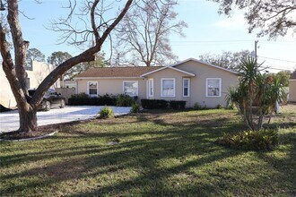 Building Photo - 4732 W Lawn Ave