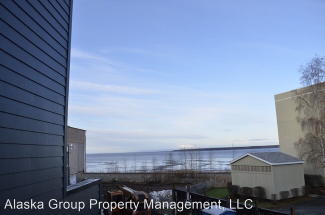 Foto del edificio - 2 br, 2.5 bath House - 1455 West 8th Ave