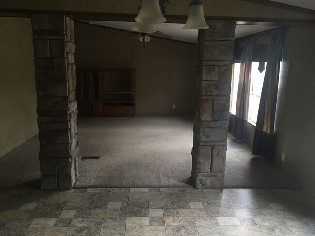 Foto del edificio - 3 BR 2 bath double wide mobile home in Goshen school district