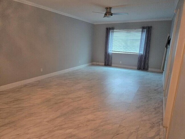 Foto del edificio - 669 W Oakland Park Blvd