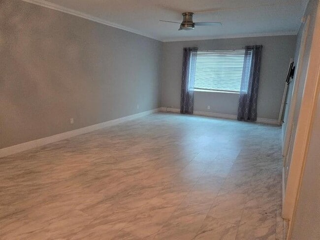 Building Photo - 669 W Oakland Park Blvd