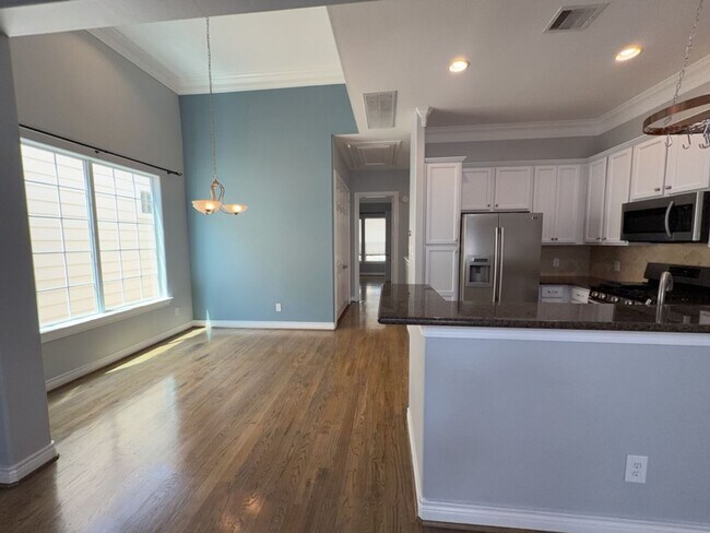 Building Photo - 5954 Kansas St