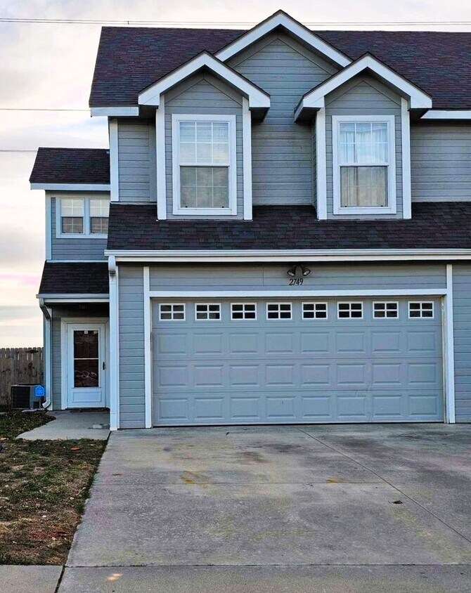 Spacious 3 Bedroom in a great location House Rental in Junction City