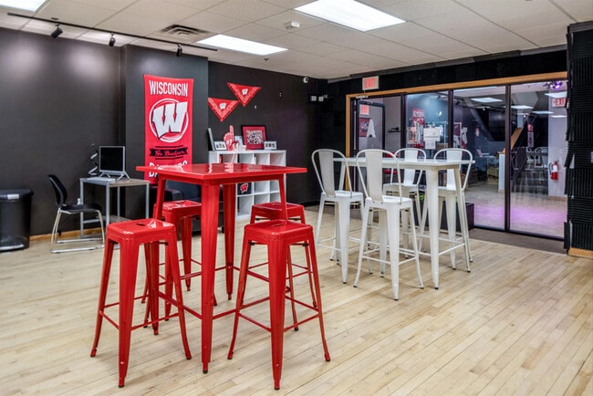 Amenity Suite - Collegiate Campus Student Apartments