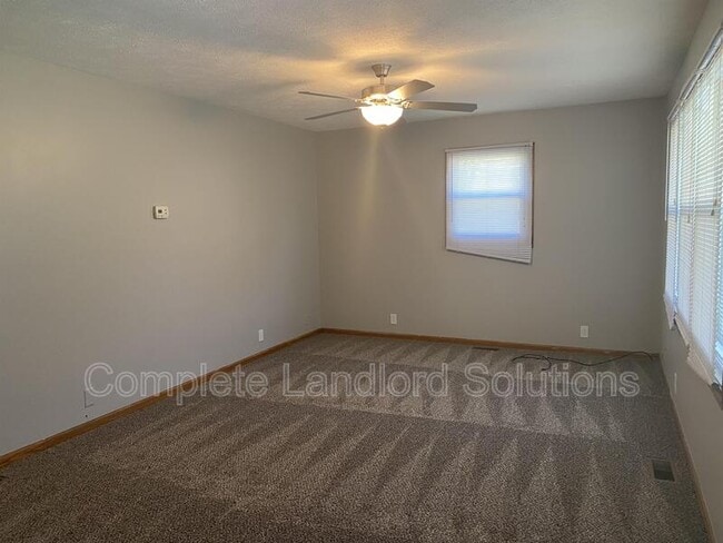 Building Photo - 4705 N Show St