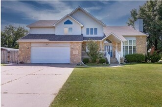 Building Photo - 3408 Lake Shore Dr