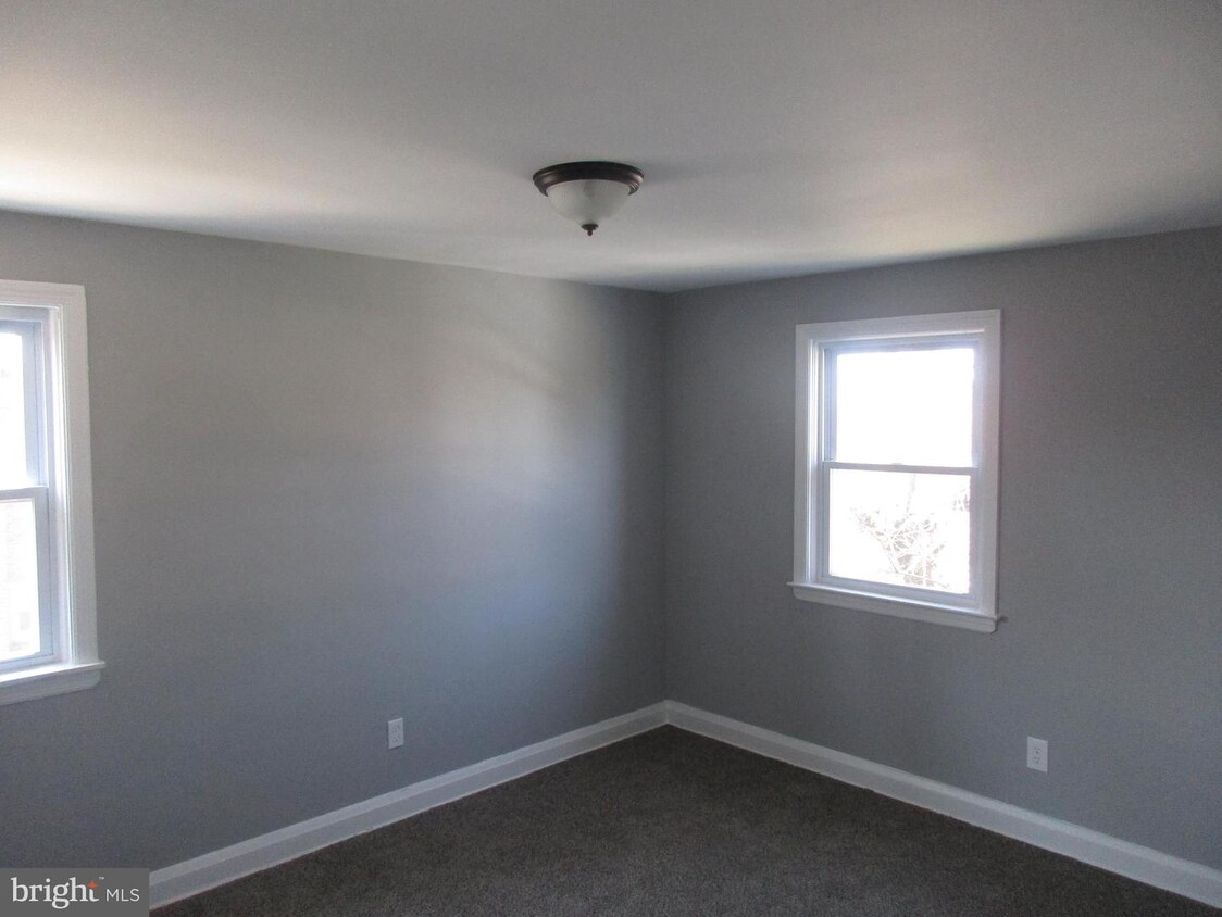 Primary Photo - 2725 Uhler Ave