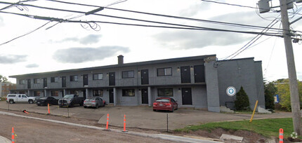 Building Photo - 401 Elmwood Dr