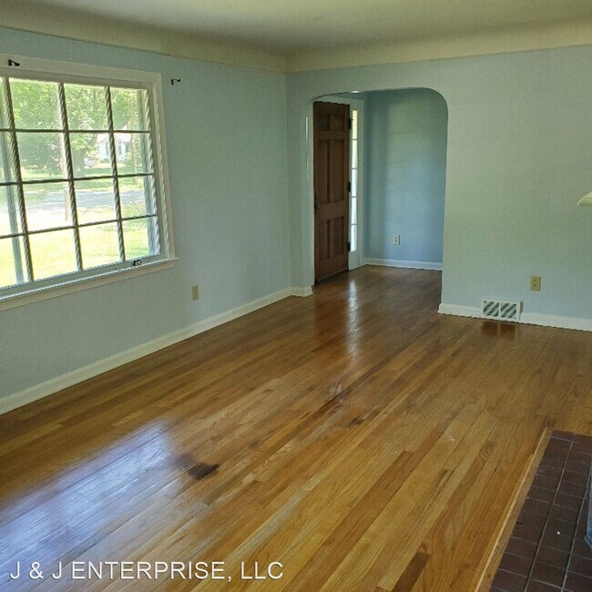 Foto del edificio - 4 br, 2 bath House - 184 JAYCOX ROAD