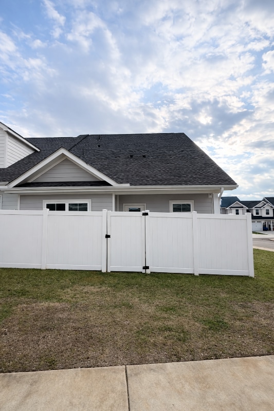 Building Photo - 532 Rohan Dr