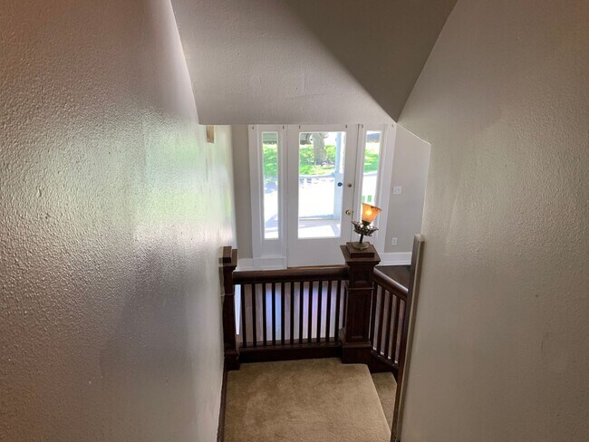 Foto del edificio - Classy Duplex in Desirable Tacoma area - Close to 6th ****COMING SOON***