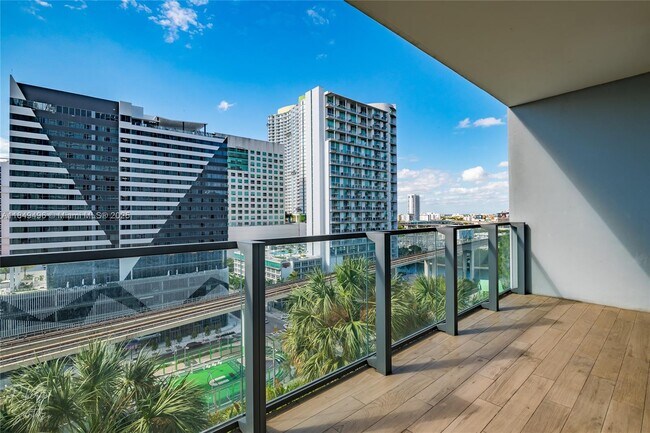 Foto del edificio - 88 SW 7th St