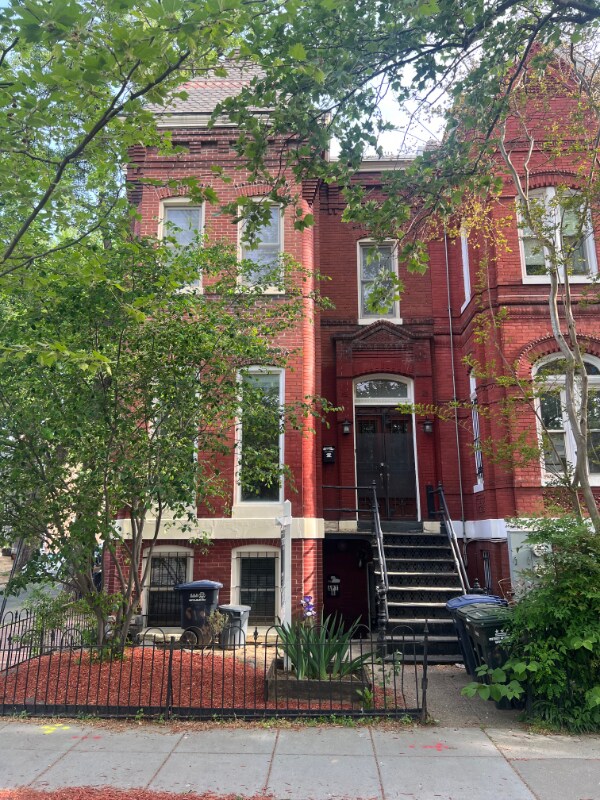 Foto del edificio - 619 Q St NW