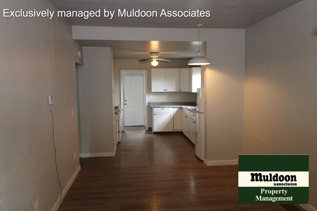 Building Photo - Recently updated 2 bed 1 bath 1.5 story home!