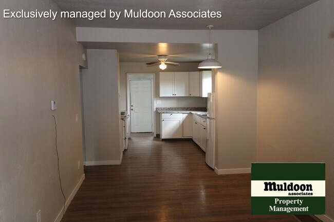 Foto del edificio - Recently updated 2 bed 1 bath 1.5 story home!