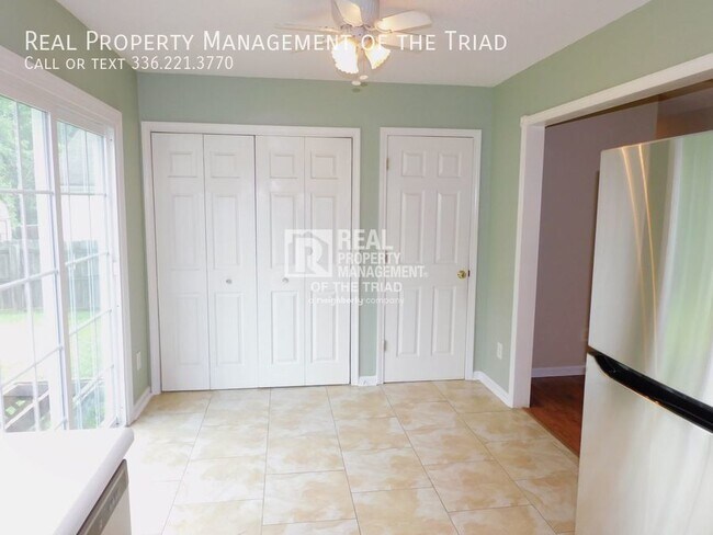 Building Photo - Beautiful 3 Bedroom/2 Bath Home in Greensb...