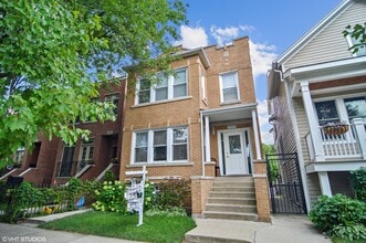 Building Photo - 2435 W Winona St