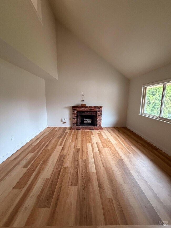 Building Photo - 950 Pembroke Way