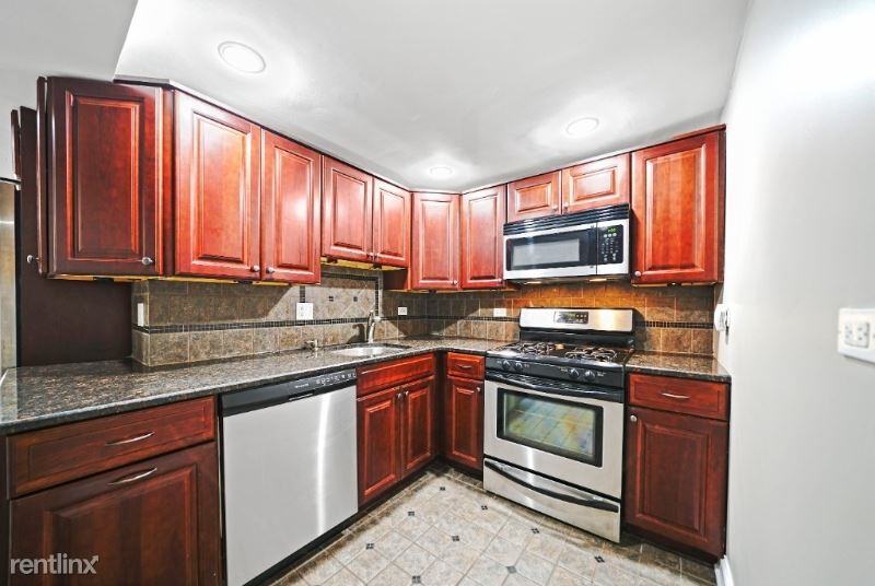 Primary Photo - 2 br, 2 bath Condo - 1022 W Byron St G Unit G