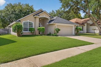 Building Photo - 2821 Cross Creek Dr