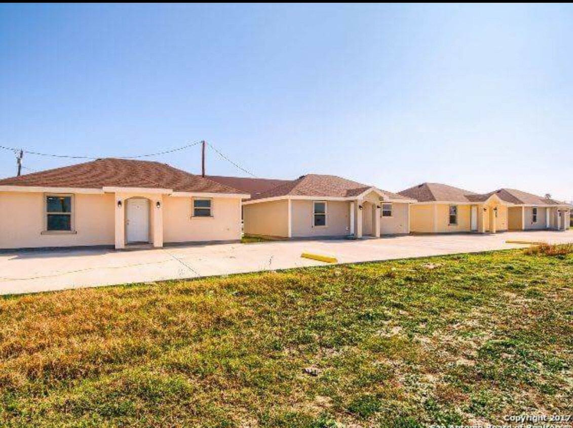 Foto principal - 26 Loma Linda Dr