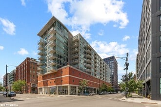 Building Photo - 909 W Washington Blvd